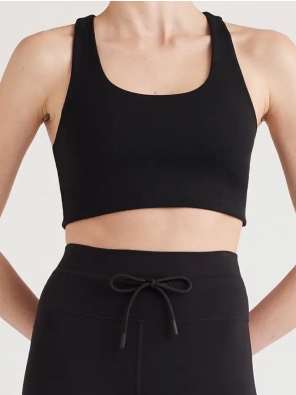 NWT Quince Ultra-Form Scoop Neck Longline Bra in Black Sz M